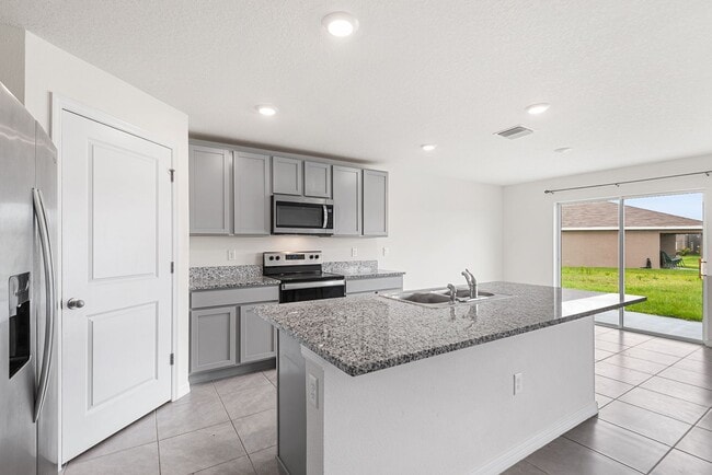 Building Photo - 5106 Plumeria Dr