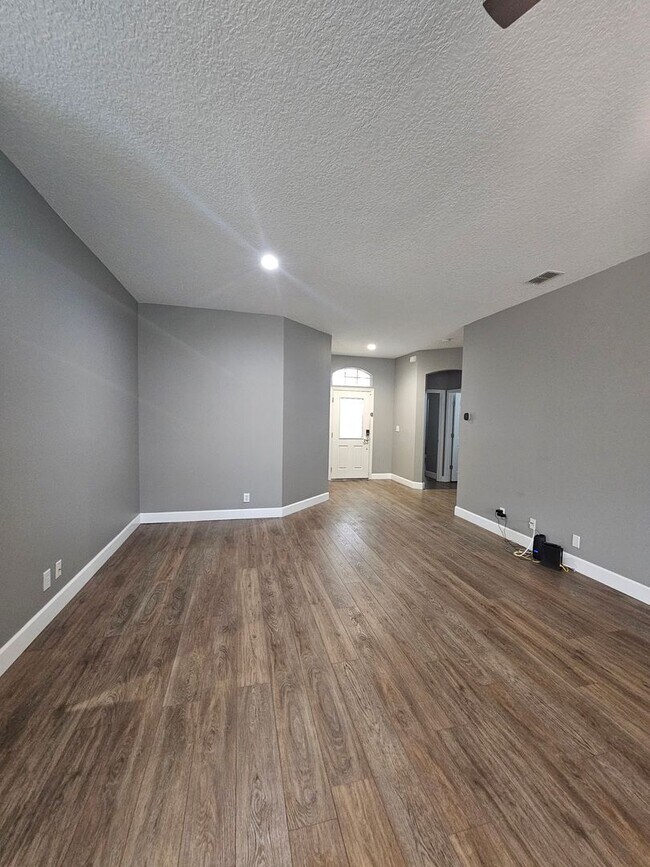 Building Photo - Victoria Park 3 Bedroom Home in Deland