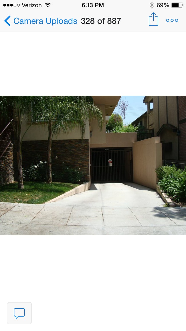 Building Photo - 624 E San Jose Ave