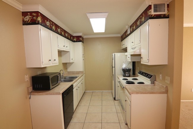 Building Photo - 8648 Glen Meadow Ln