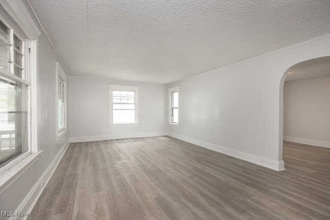 Building Photo - 15409 Grovewood Ave