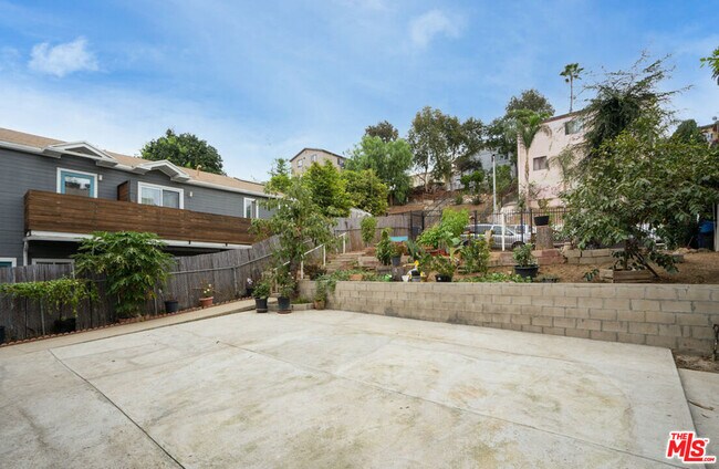 Building Photo - 437 Coronado Terrace