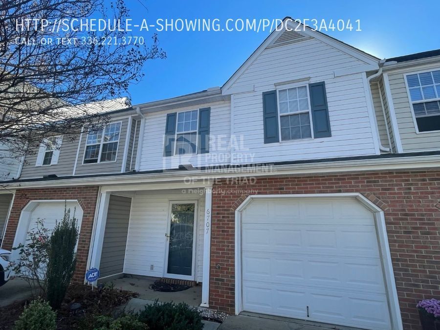 Super Desirable 2BD/ 2.5 BA Townhome off o... House Rental in