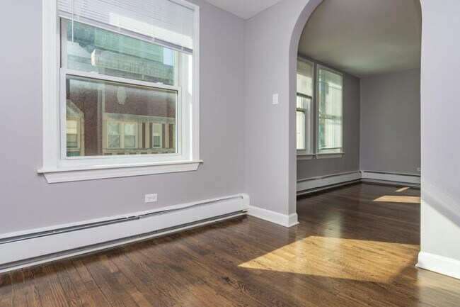Building Photo - 1 bedroom in Chicago IL 60649