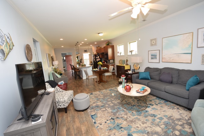 Building Photo - 409 Deveraux Dr