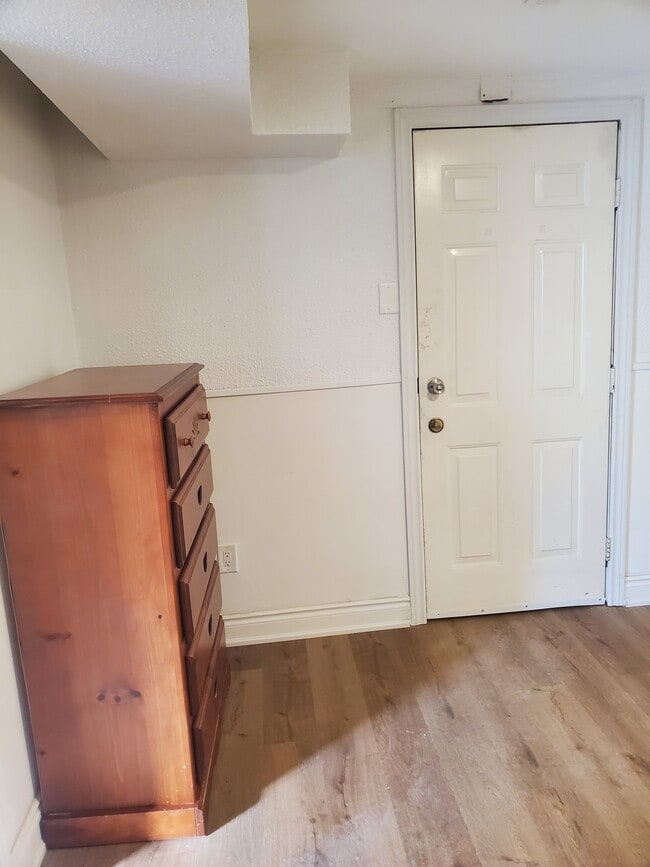 Building Photo - 7742 Anaka Dr