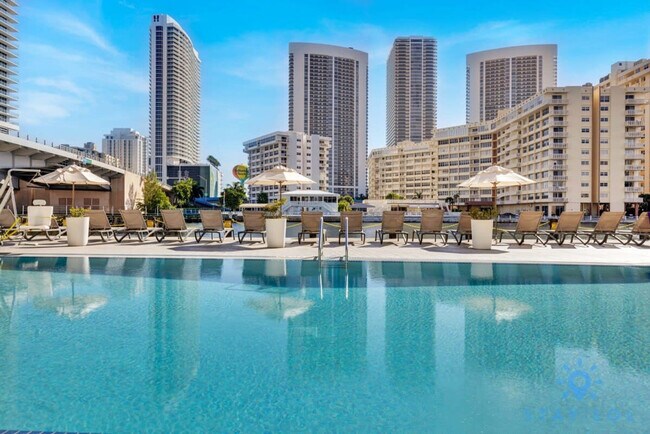 Foto del edificio - 2602 E Hallandale Beach Blvd