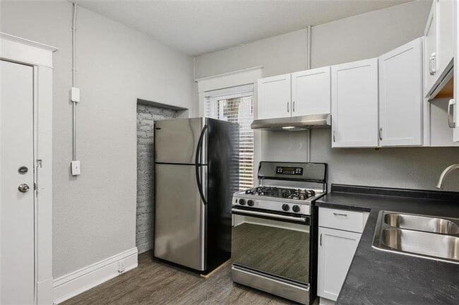 Building Photo - 2845 Belleview Ave