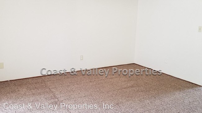 Building Photo - 10541 Geil St