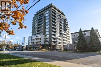 Building Photo - 71 Wyndham St S