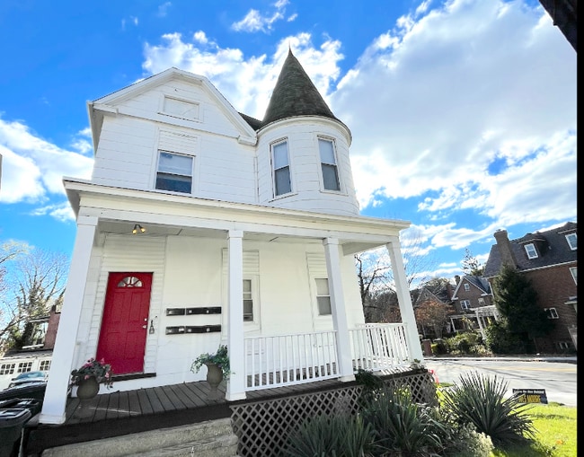 Building Photo - 501 E 41st St