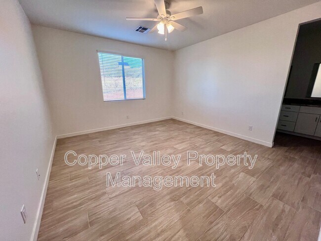 Foto del edificio - 1680 W Lazy K Ranch Rd