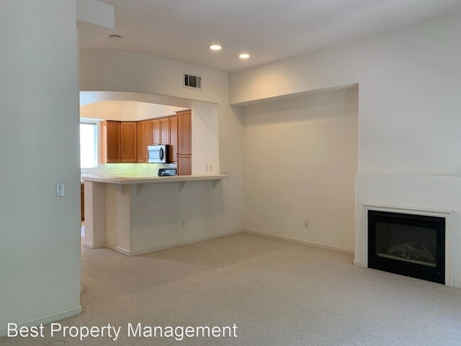 Building Photo - 2 br, 2.5 bath House - 38 Sun Song