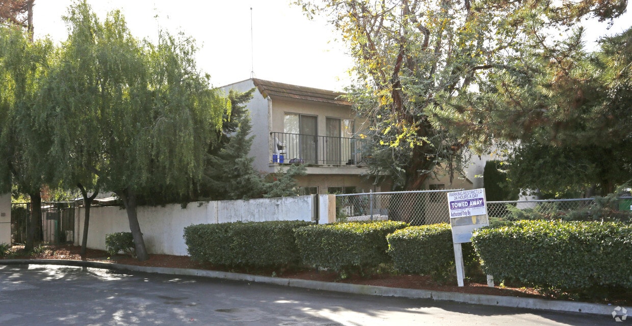 Building Photo - 880 Willow St