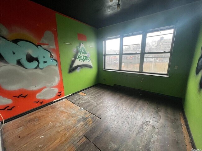 Foto del edificio - 1924 Cross Bronx Service Rd S