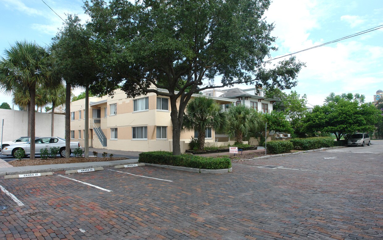 Primary Photo - Jordan Apartments