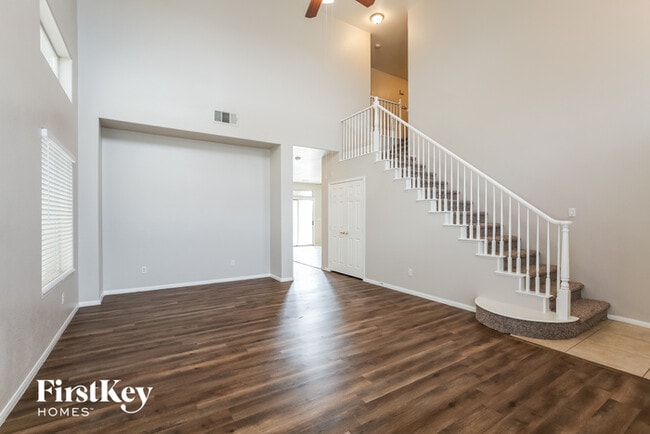 Foto del edificio - 3836 Canary Cedar St