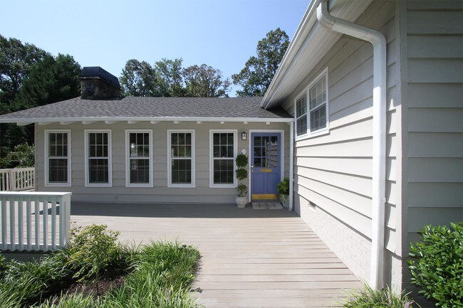 Building Photo - 220 Emory Rd