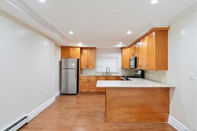 Building Photo - 4392 Carpenter Ave