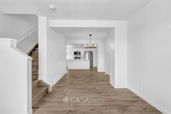 Building Photo - 1025-1025 Secord Promenade