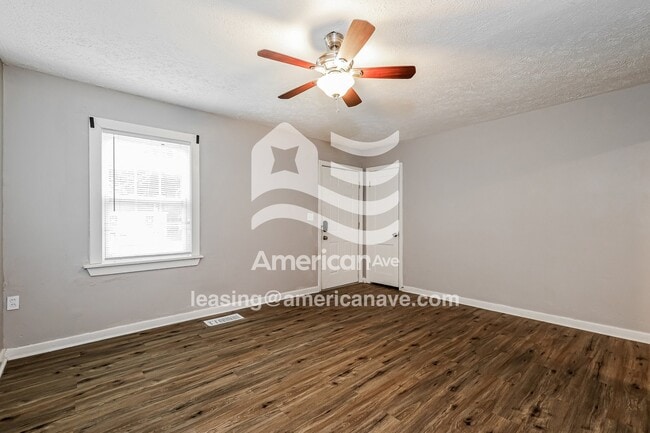 Building Photo - 308 Josanna St