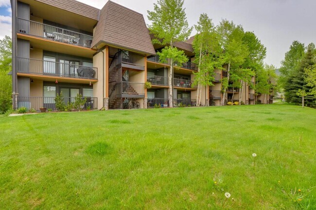 Foto del edificio - Experience Lakeside Living: Spacious 2-Bed, 2-Bath Condo with Lake Views and in Frisco!