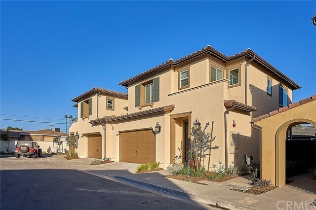 Primary Photo - 15038 Olive Ln