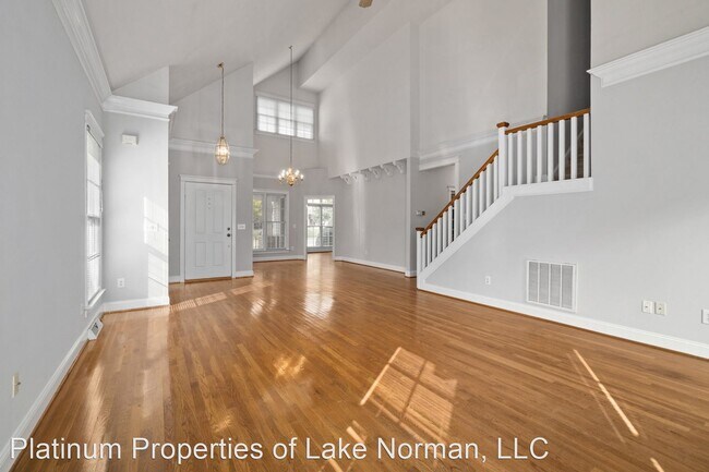 Building Photo - 4 br, 2.5 bath House - 807 Wismar Ct