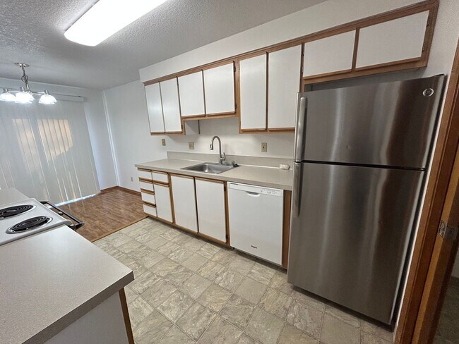 Building Photo - 2 Bedroom Duplex Near the Jim Parsley Community Center!