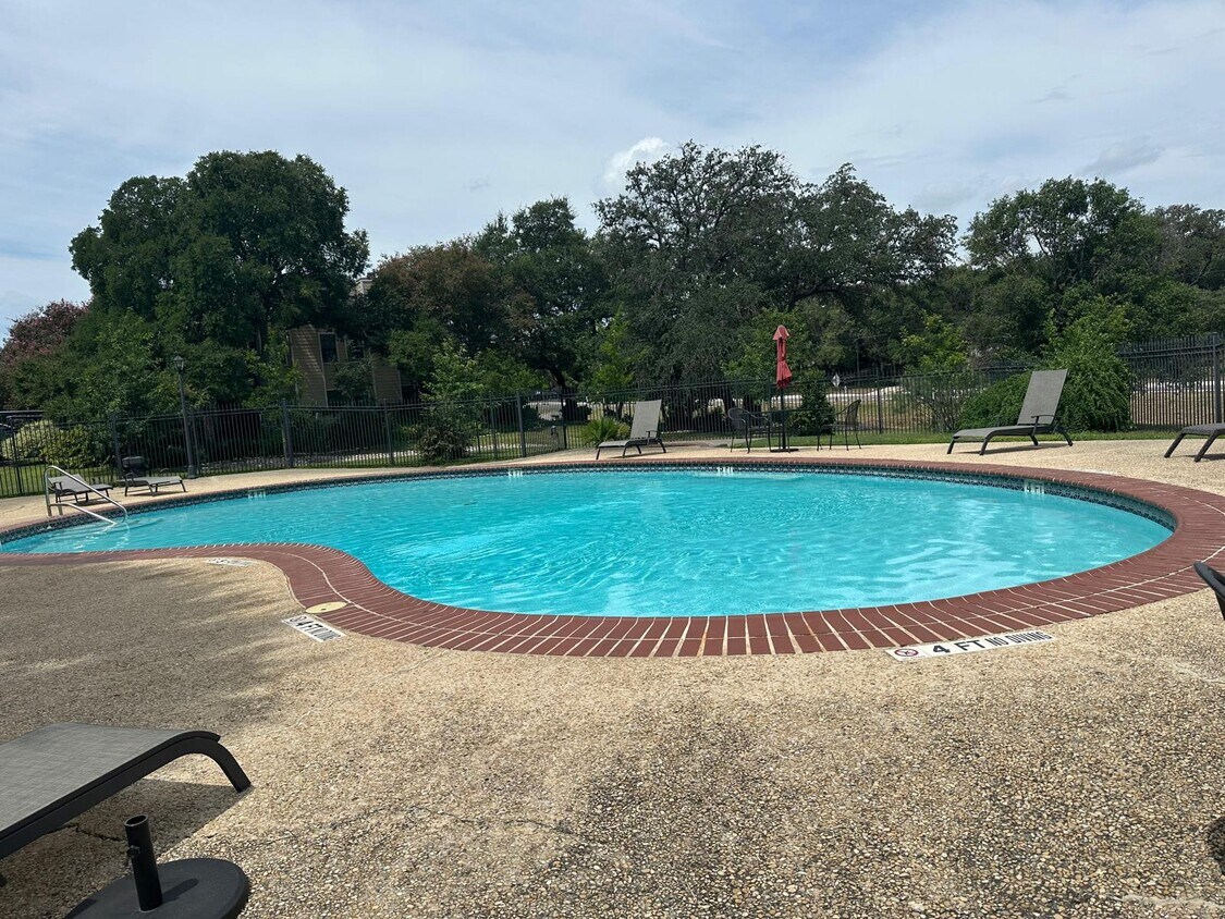 Foto principal - 11610 Vance Jackson Rd