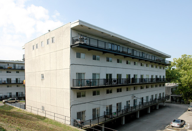 Foto del edificio - Chestnut Hill Apartments