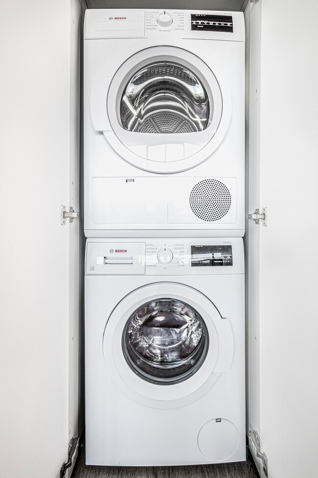In-Suite Laundry - 38 Dixington Crescent