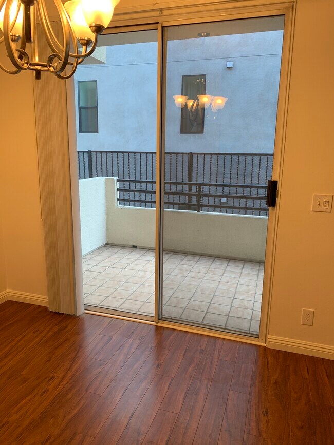 Foto del edificio - 752 N Hudson Ave