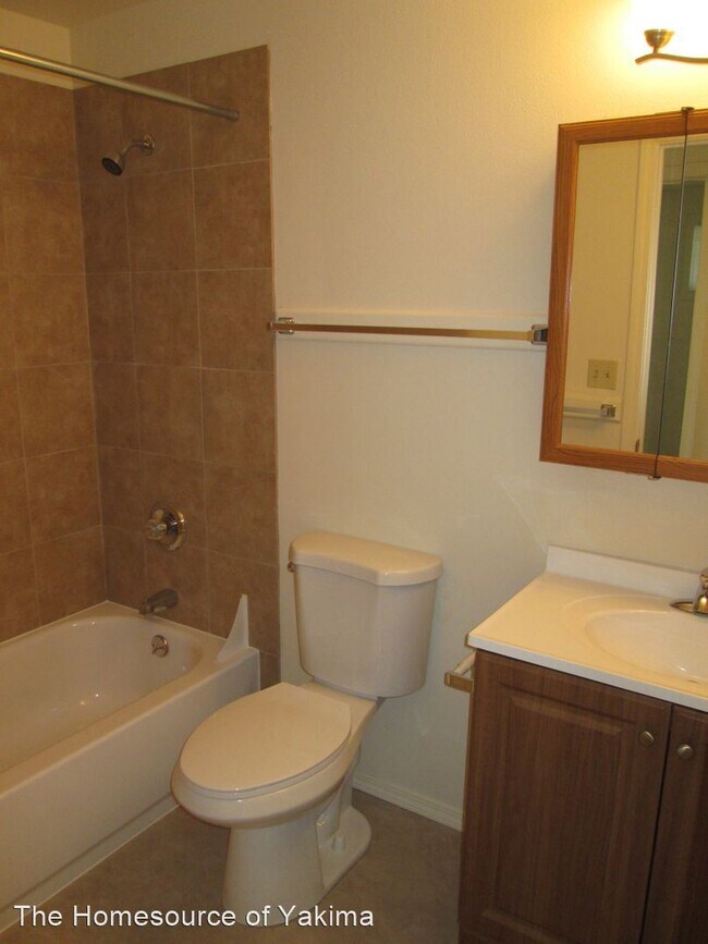 Building Photo - 3 br, 2 bath House - 211 N 81st Ave