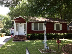 Building Photo - 1337 Menna St