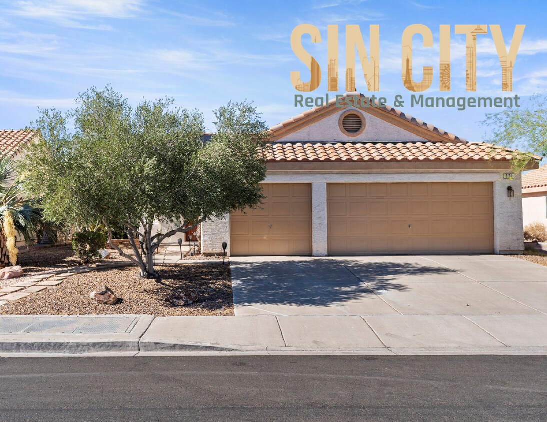 Primary Photo - 131 E Tamarack Dr