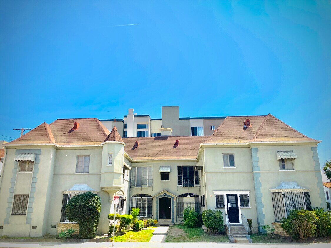 Primary Photo - 5524 W 6th St