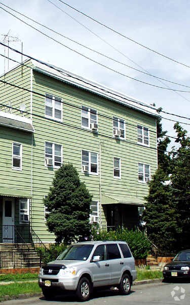 Foto principal - 119-121 Hobart Ave