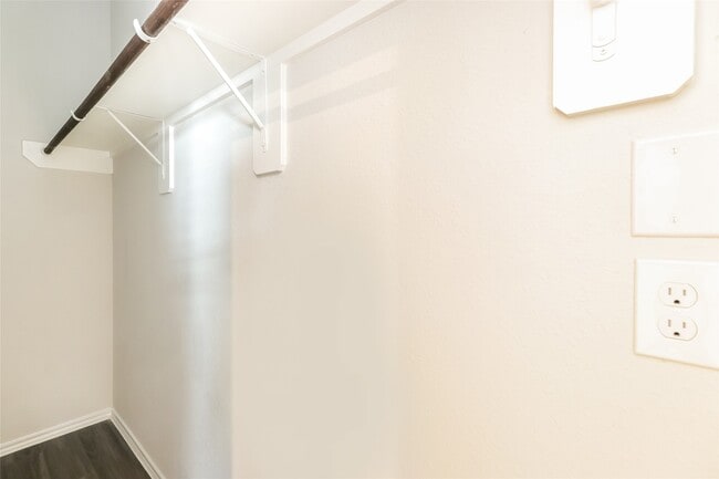 Building Photo - 2510 Grayling Dr