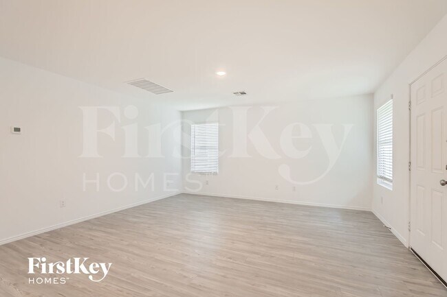 Building Photo - 1335 White Willow