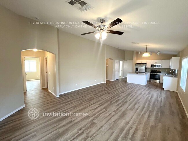 Building Photo - 18443 W Mission Ln