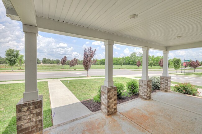 Foto del edificio - 531 Swanholme Dr