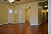 Foto principal - 3111 E 13th St