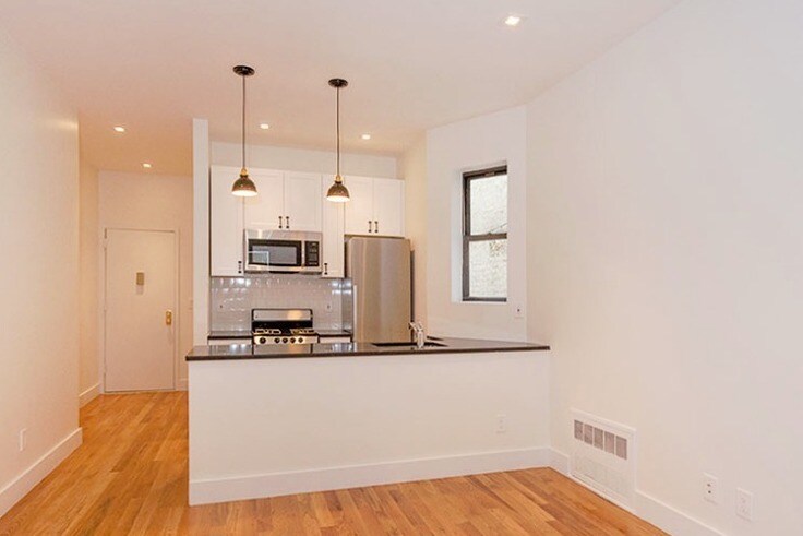 Foto principal - 234 E 83rd St