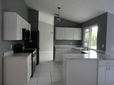 Foto del edificio - 3825 SW Koba St