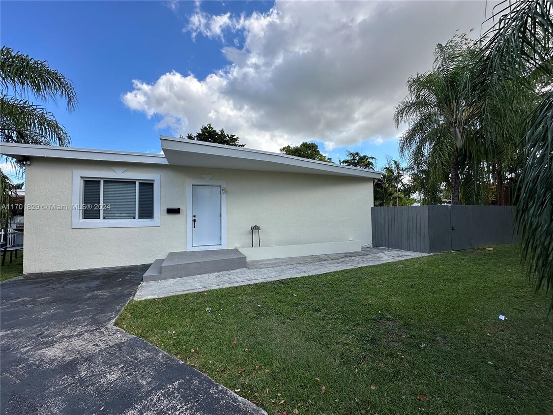 Foto principal - 2251 SW 82nd Ave