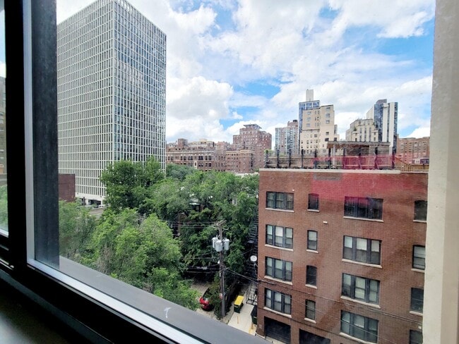 Building Photo - 30 E Division St