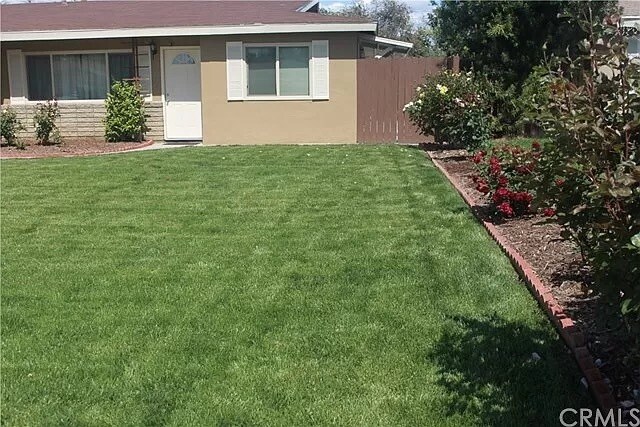 Photo - 1669 Elm St House