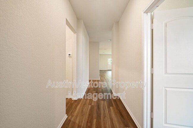 Foto del edificio - 157 Janice Rd