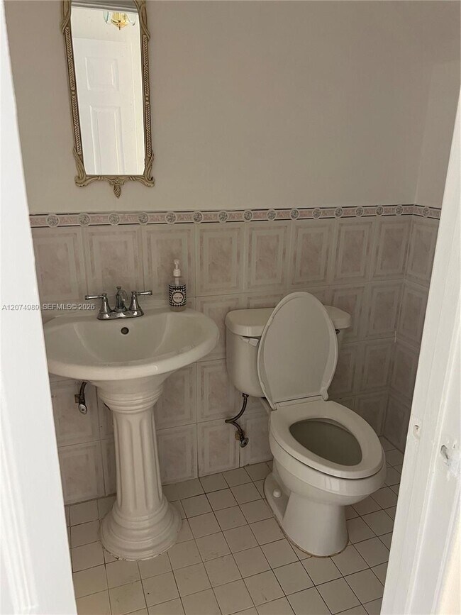Foto del edificio - 627 W 68th St